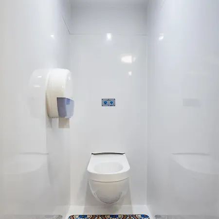 Hotelf1 * バイヨンヌ