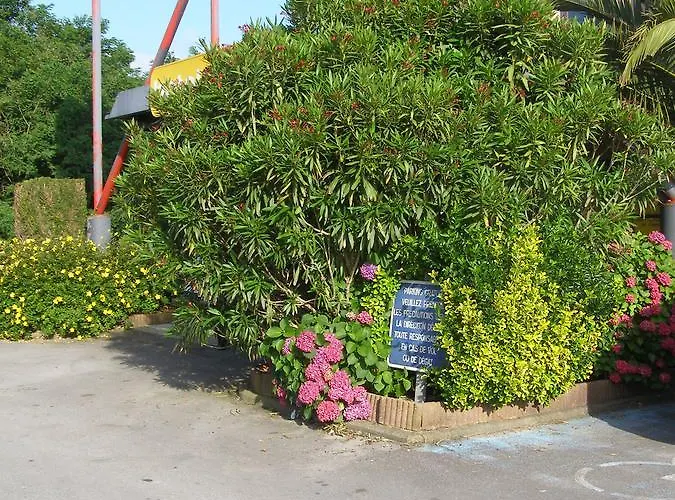 Hotelf1 Otel Bayonne