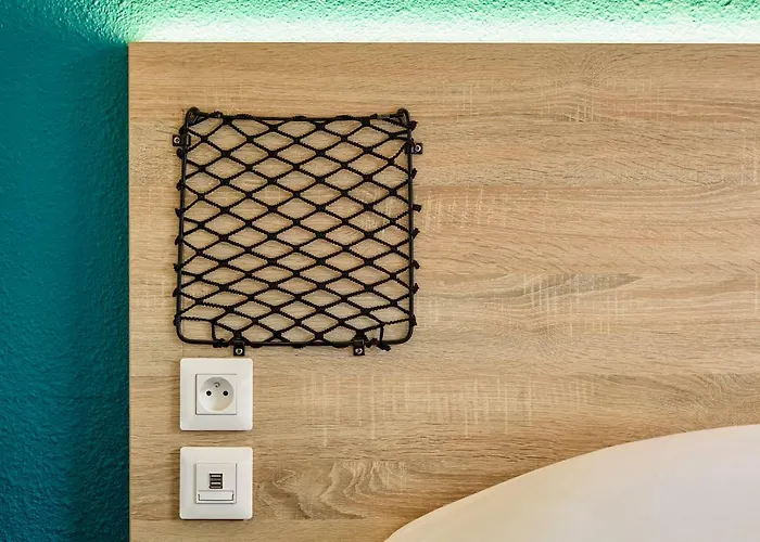 Hotelf1 Otel Bayonne